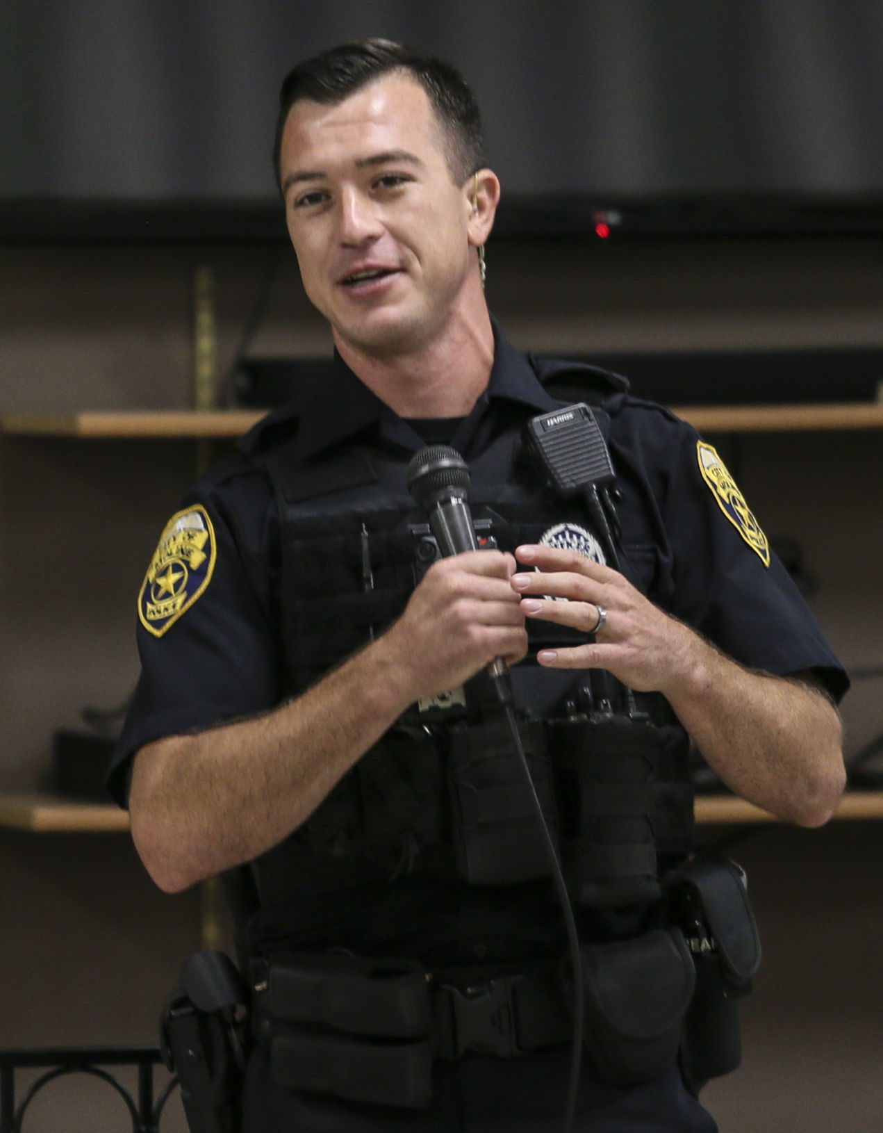 100219-mda-nws-copsocialmedia-02.jpg